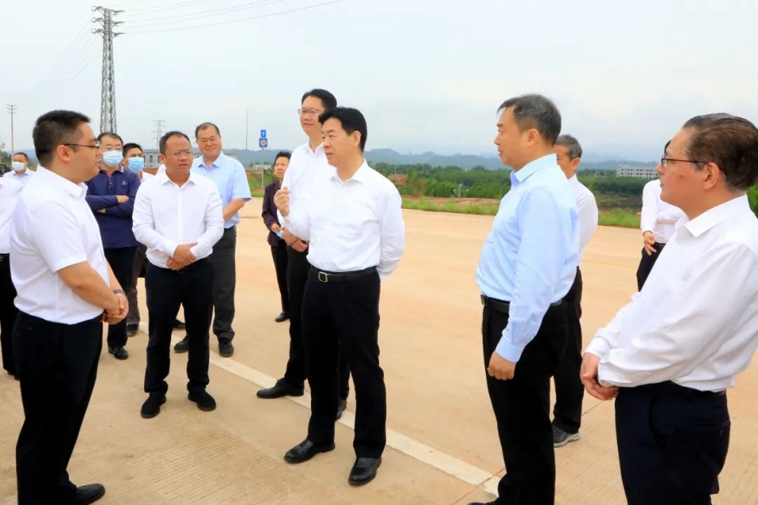 市委书记陈少荣,市长陈志清在长兴太湖能谷储能铅酸铅