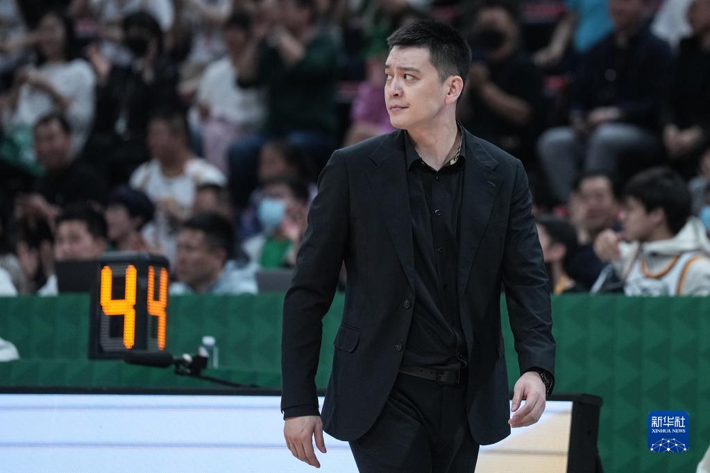 5月13日,辽宁队主教练杨鸣在比赛中.新华社记者 潘昱龙 摄