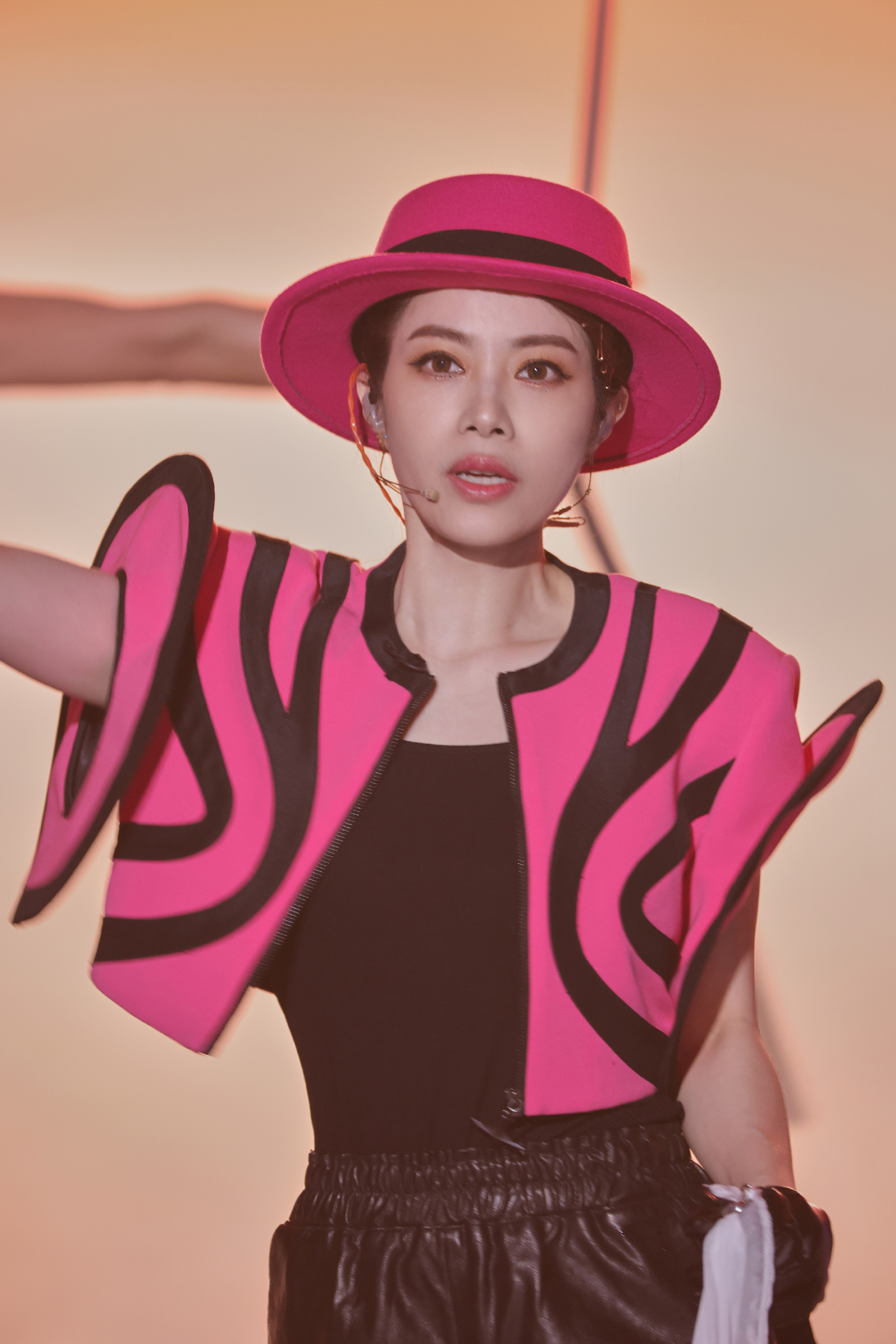 心怀被指"舞台划水",徐怀钰经纪人:开演唱会,接商演确实影响体力旧病