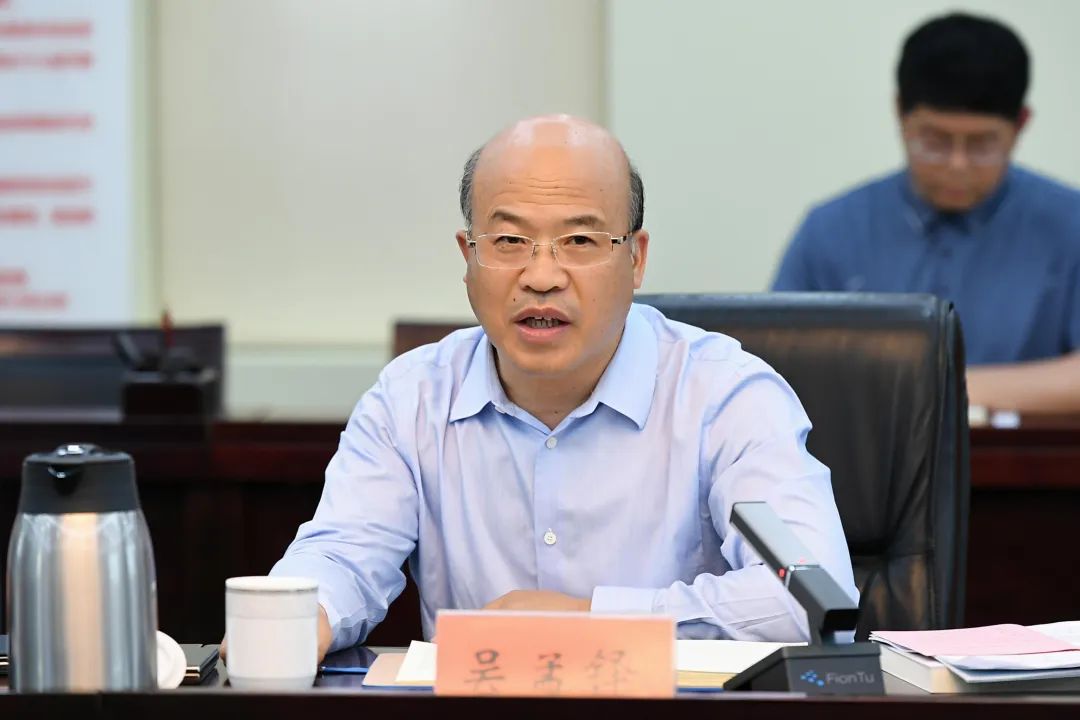 市委书记陈向平与河南省文化旅游投资集团党委书记,董事长吴孟铎举行