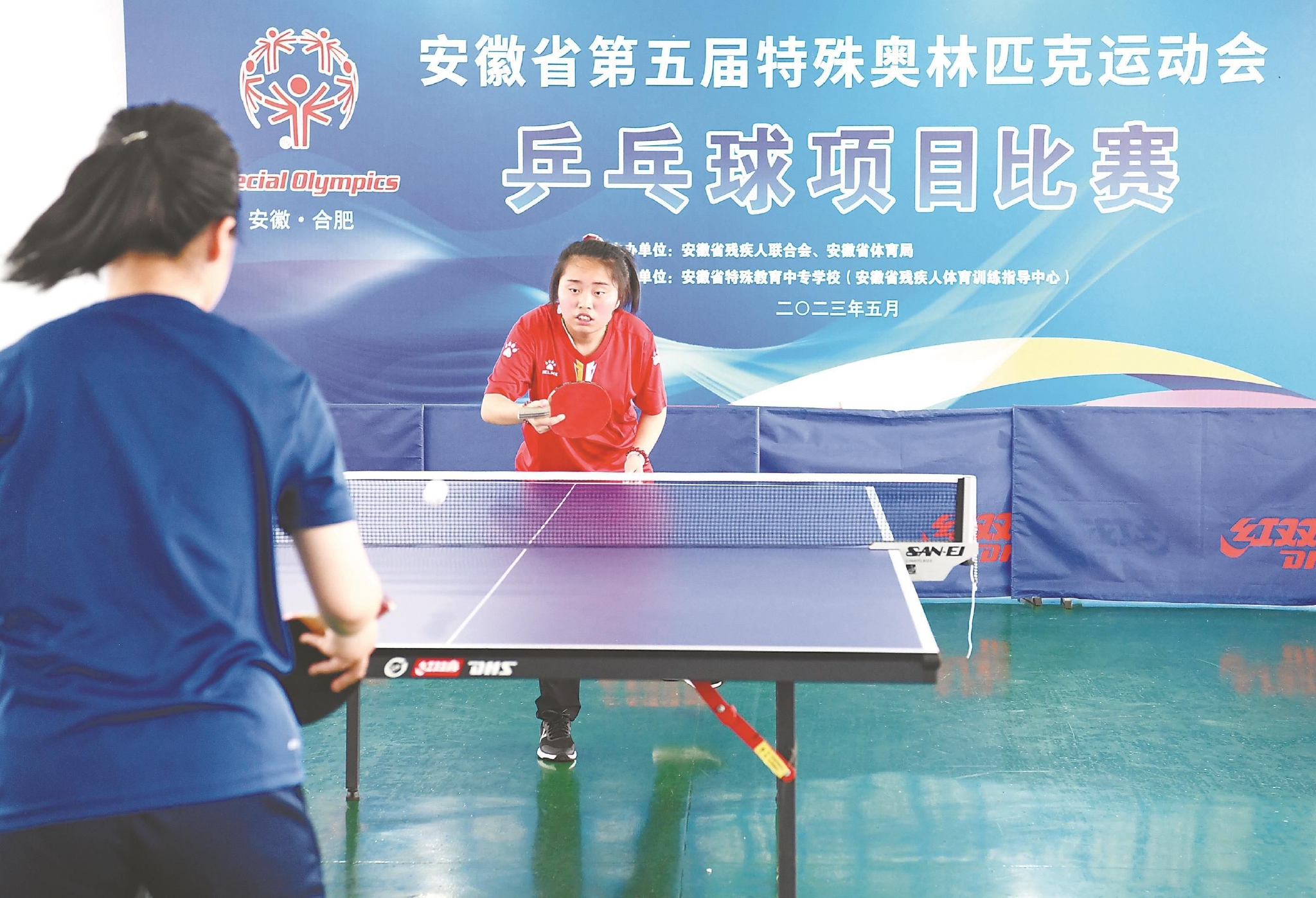 图为安徽省第五届特殊奥林匹克运动会乒乓球比赛现场.