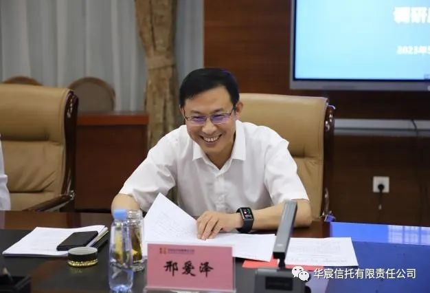 座谈会上,邢爱泽汇报了公司的基本情况,经营状况,管理情况及主题教育