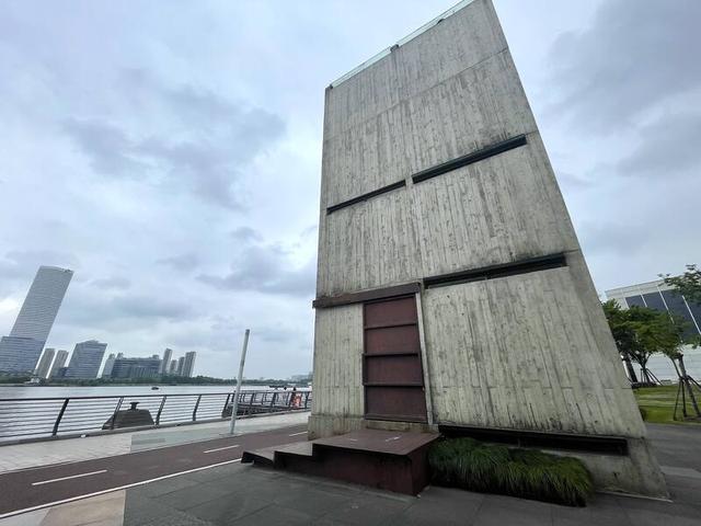 垂直玻璃住宅(张永和作品) 均舒抒 摄