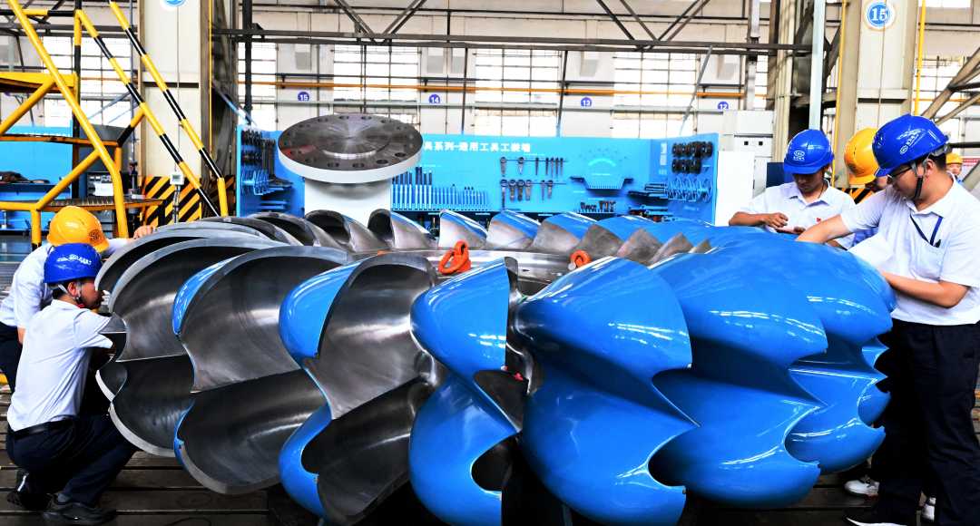 国产首台150兆瓦级大型冲击式水轮机转轮成功下线_新浪财经_新浪网