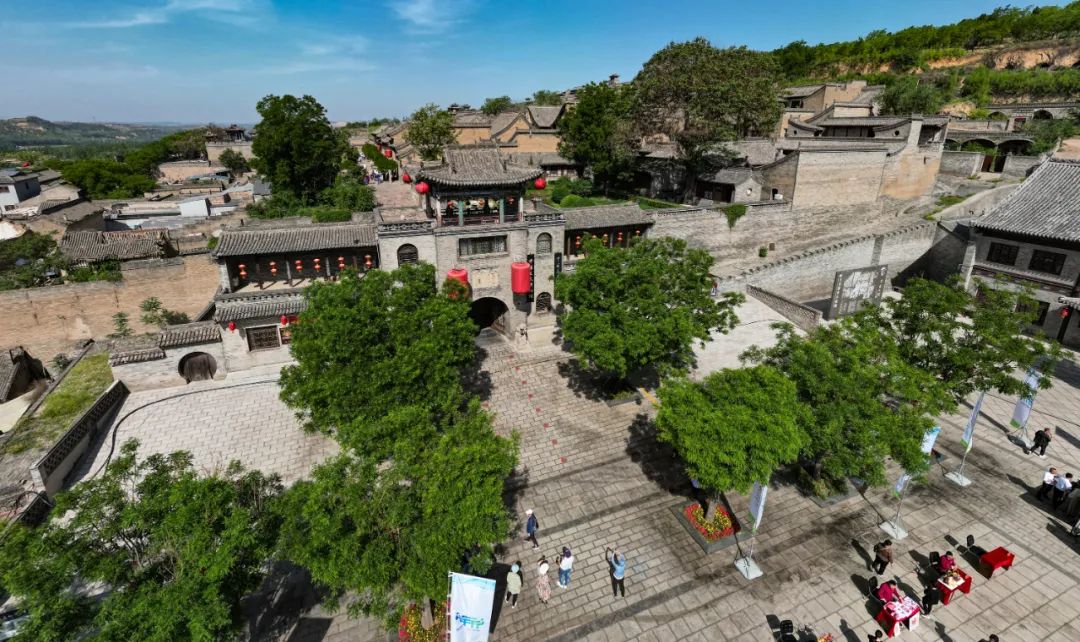 红崖峡谷和石膏山景区当日免首道门票