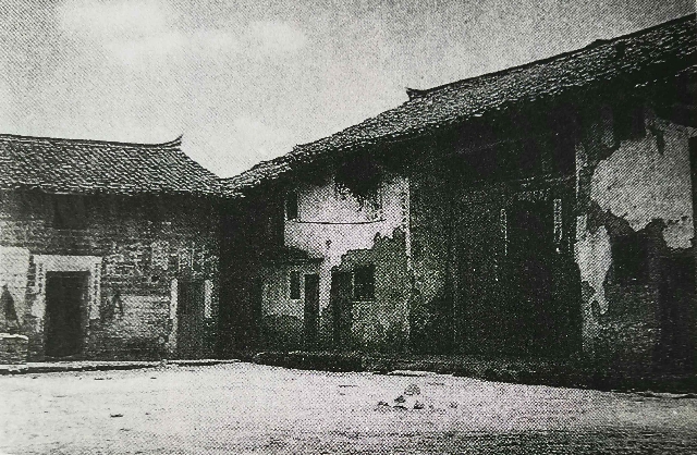 左图为中华苏维埃共和国中央印刷厂旧址
