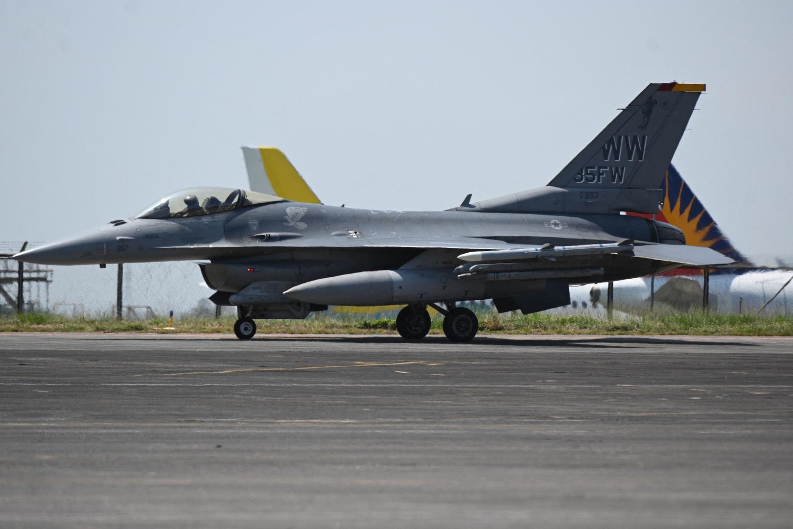 ↑美国F-16战斗机 图据IC photo