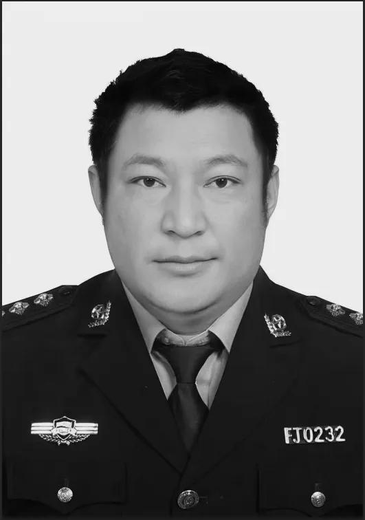 何龙盐源县警方介绍,何龙同志于2023年5月13日中午12时00分在特巡警