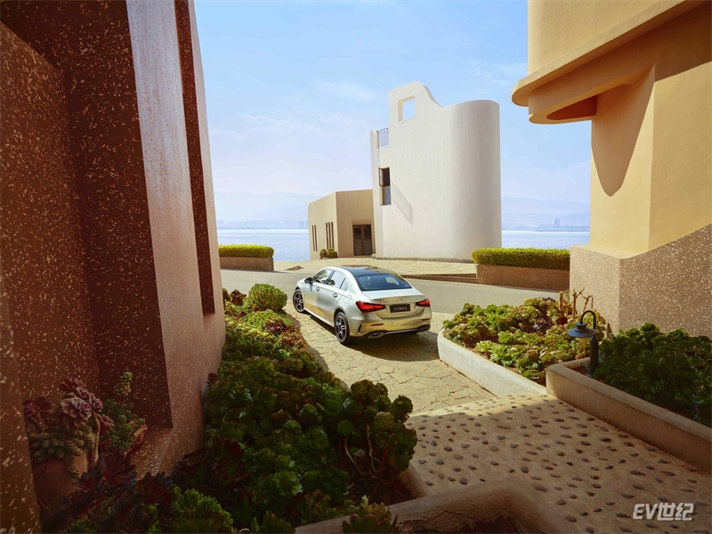 新一代奔驰长轴距A级轿车 售24.95-27.22万元