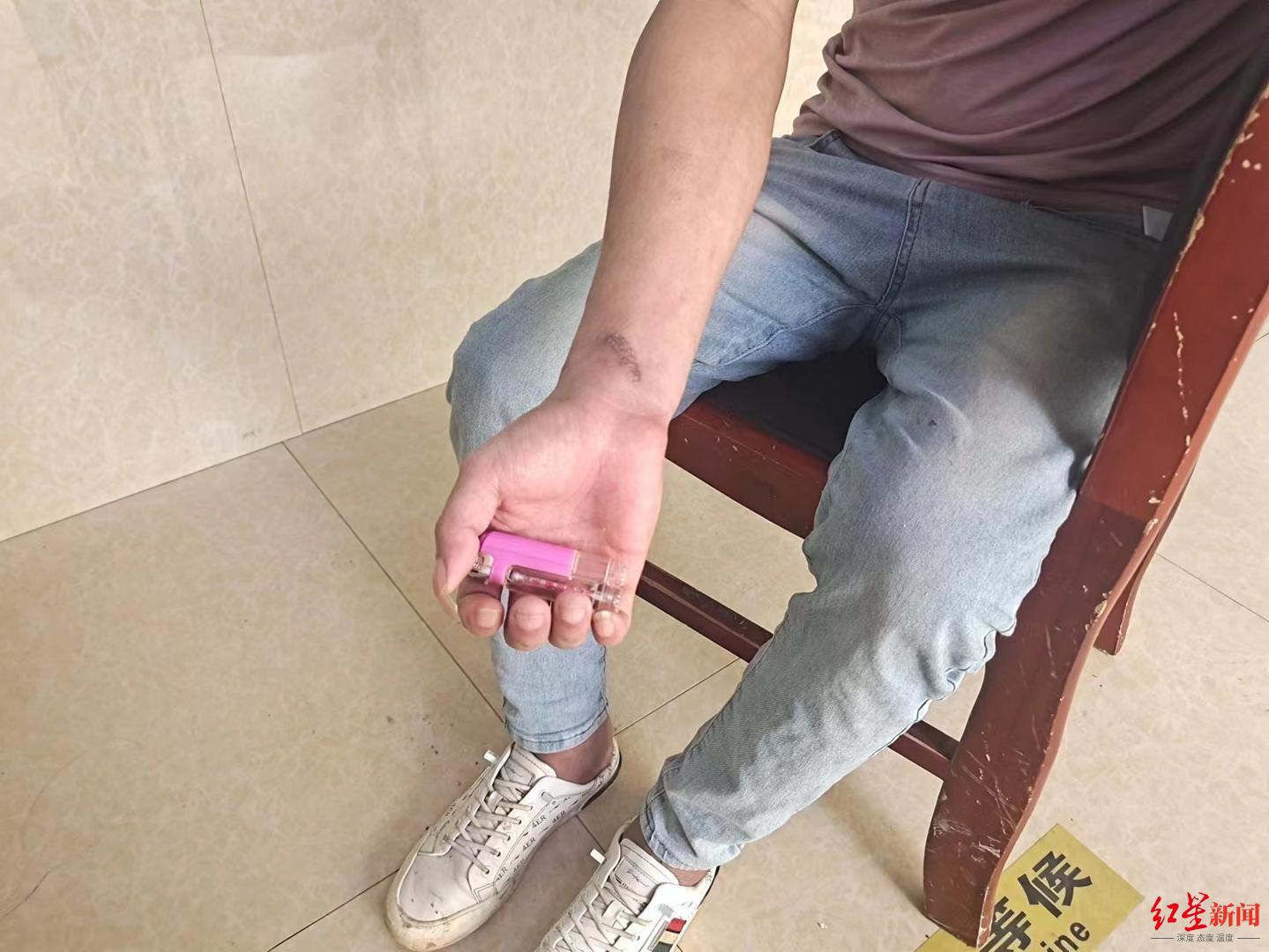 逃离缅北小伙自述被骗入电诈园区曾遭毒打电击逃跑时在雨林躲了一夜摔