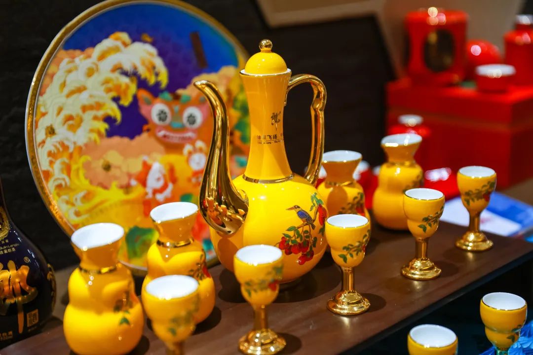 数智赋能郎酒合江华艺成就全球规模最大,现代化程度最高的高端陶瓷瓶