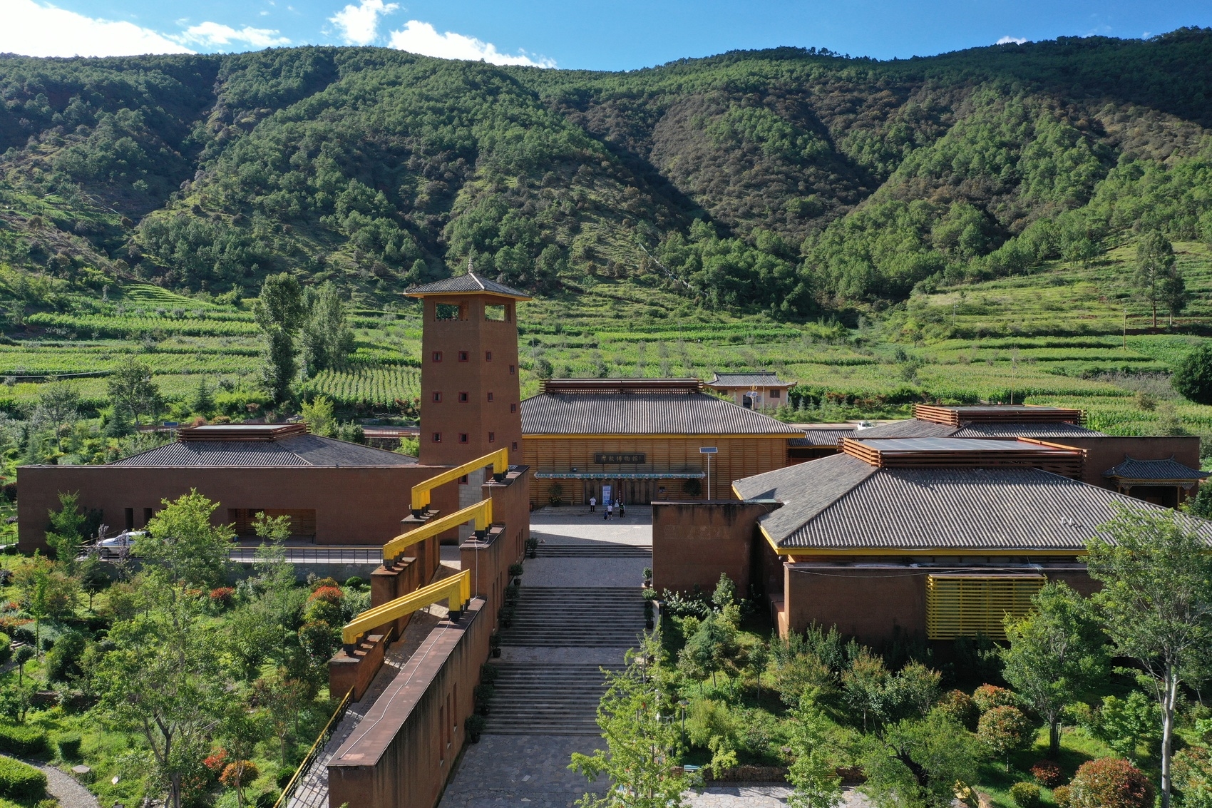 探访蜀地趣味博物馆③丨盐源摩梭博物馆:泸沽湖边的"神秘摩梭王国"|文