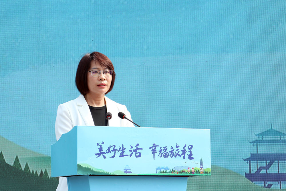 港南区委副书记张慧红致辞