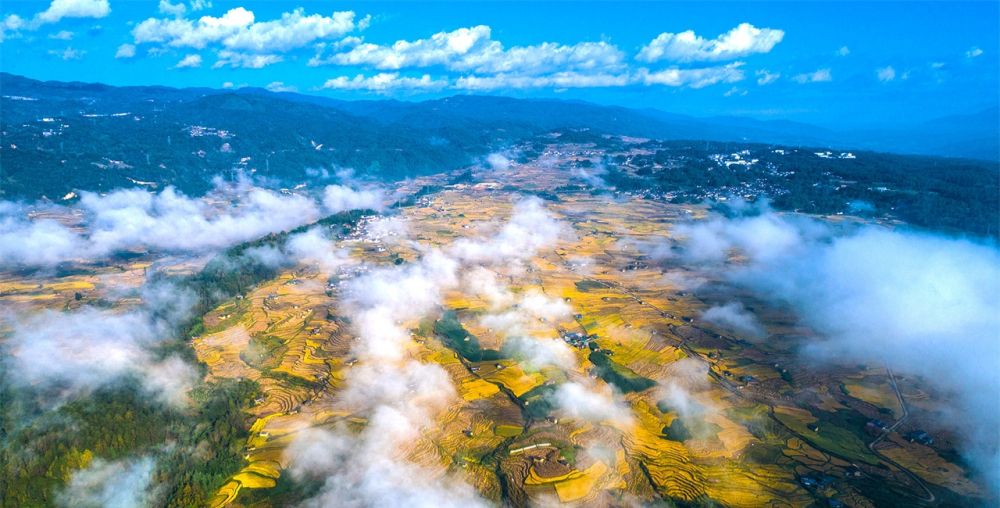 这里是中国人口地理分界线的西南端这里是腾冲图为腾冲市界头镇航拍图