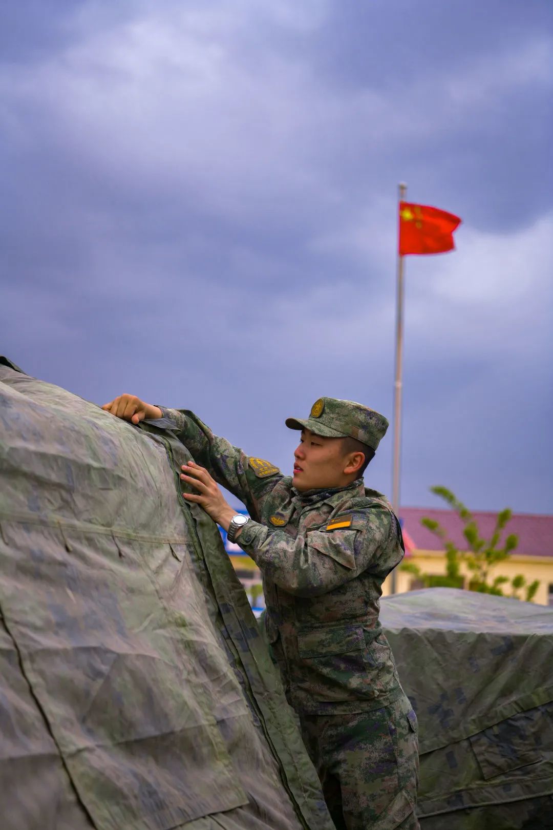 路高歌向战行此次拉练激发了官兵战斗热情为备战打仗筑牢坚实基础作者