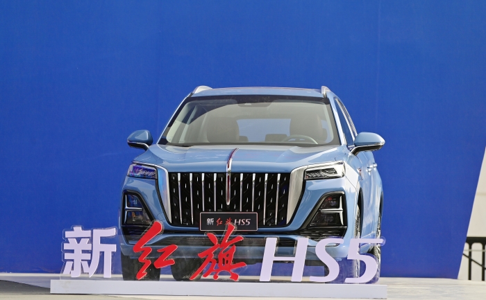 38万元起,新红旗hs5携手马拉松赛事荣耀上市|红旗hs5_新浪财经_新浪网