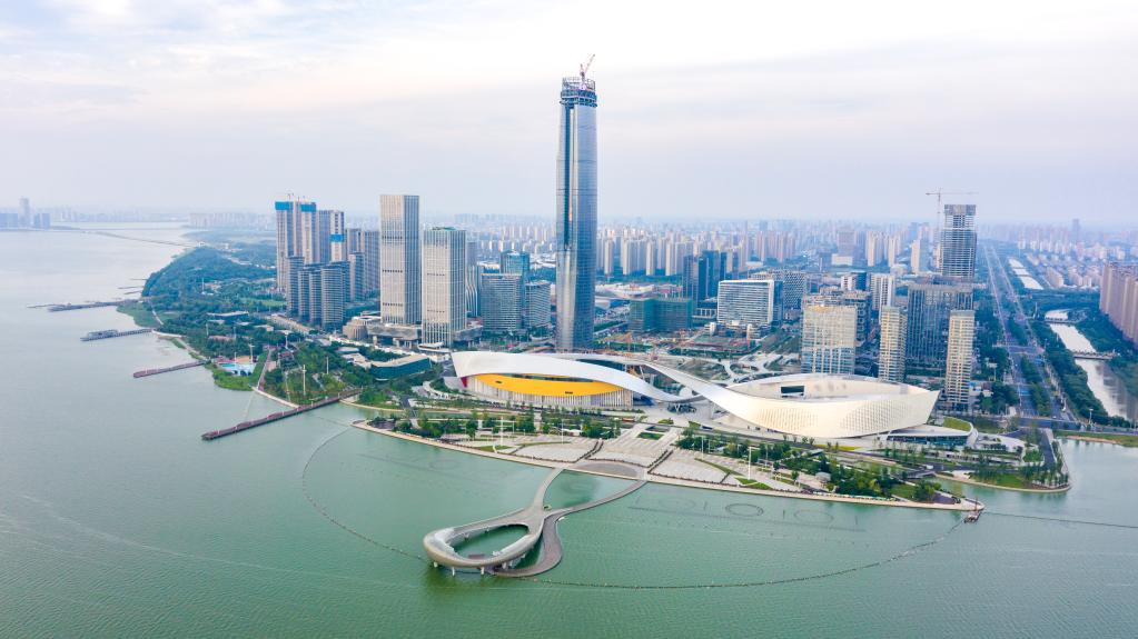 图为苏州市吴江区太湖新城苏州湾风光.(吴萱摄)