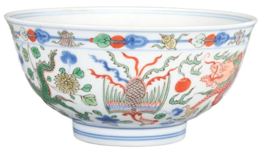 清代,康熙时的"五彩青花"将青花瓷工艺推向了顶峰.