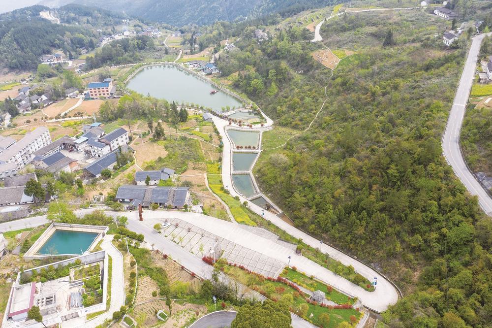 俯瞰重庆奉节大窝景区   刘运泽 摄□ 曹燕从"中华诗城"奉节县城向