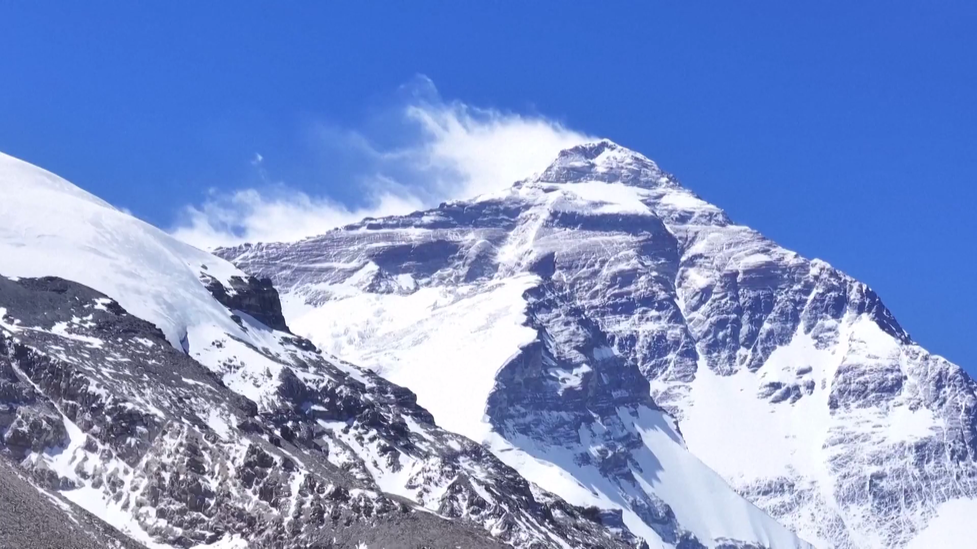 有尊享版套餐,还有"被人抬着上山"一条龙服务|珠穆朗玛峰_新浪财经