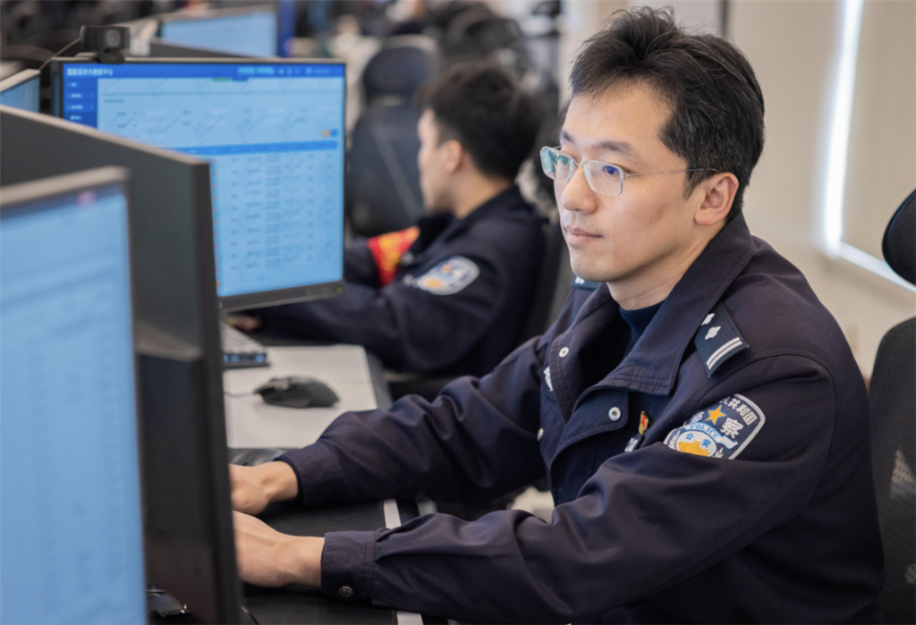 投身反诈13年打击模式成"全国样本" 这位上海刑警今天亮相中外记者