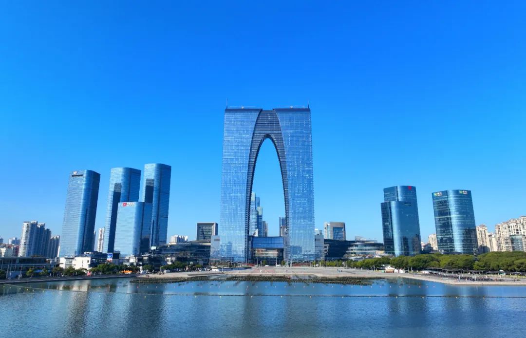 苏州工业园区中央商贸区"东方之门".&nbsp;许丛军(中经视觉)