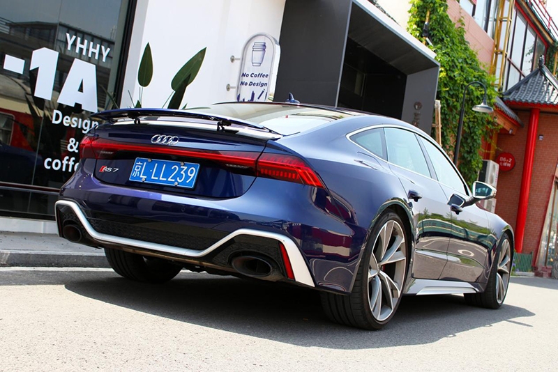 试驾丨尾翼升起的那一刻,奥迪rs7便收获了敬畏_新浪财经_新浪网