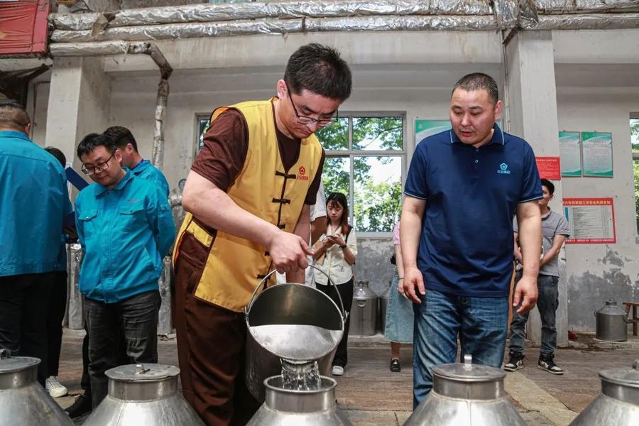 弘扬工匠精神 提升酿酒技能|花冠酒业举办"酿酒技能考核"活动