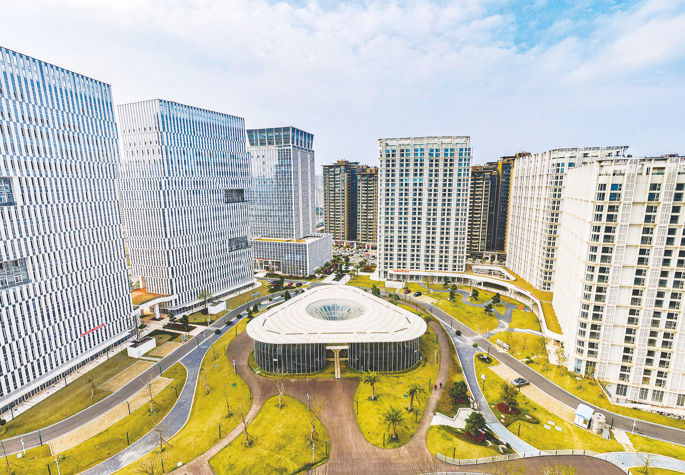 园    本报记者叶子榕 摄本报讯(记者何璨汐)"南宁一号"卫星长什么样?