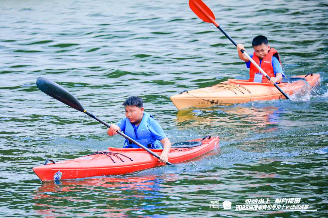 据了解,本次比赛设有皮划艇和桨板运动两大项目,分为u12,u15两个年龄