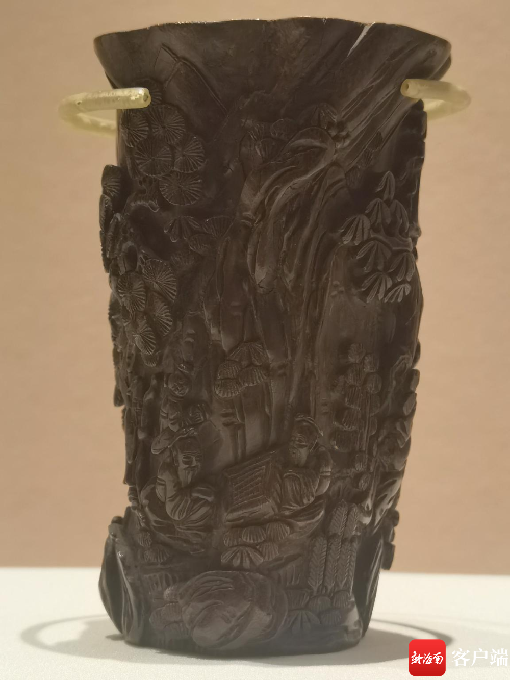 临高农民沉香文创产品签约进驻海南省博物馆