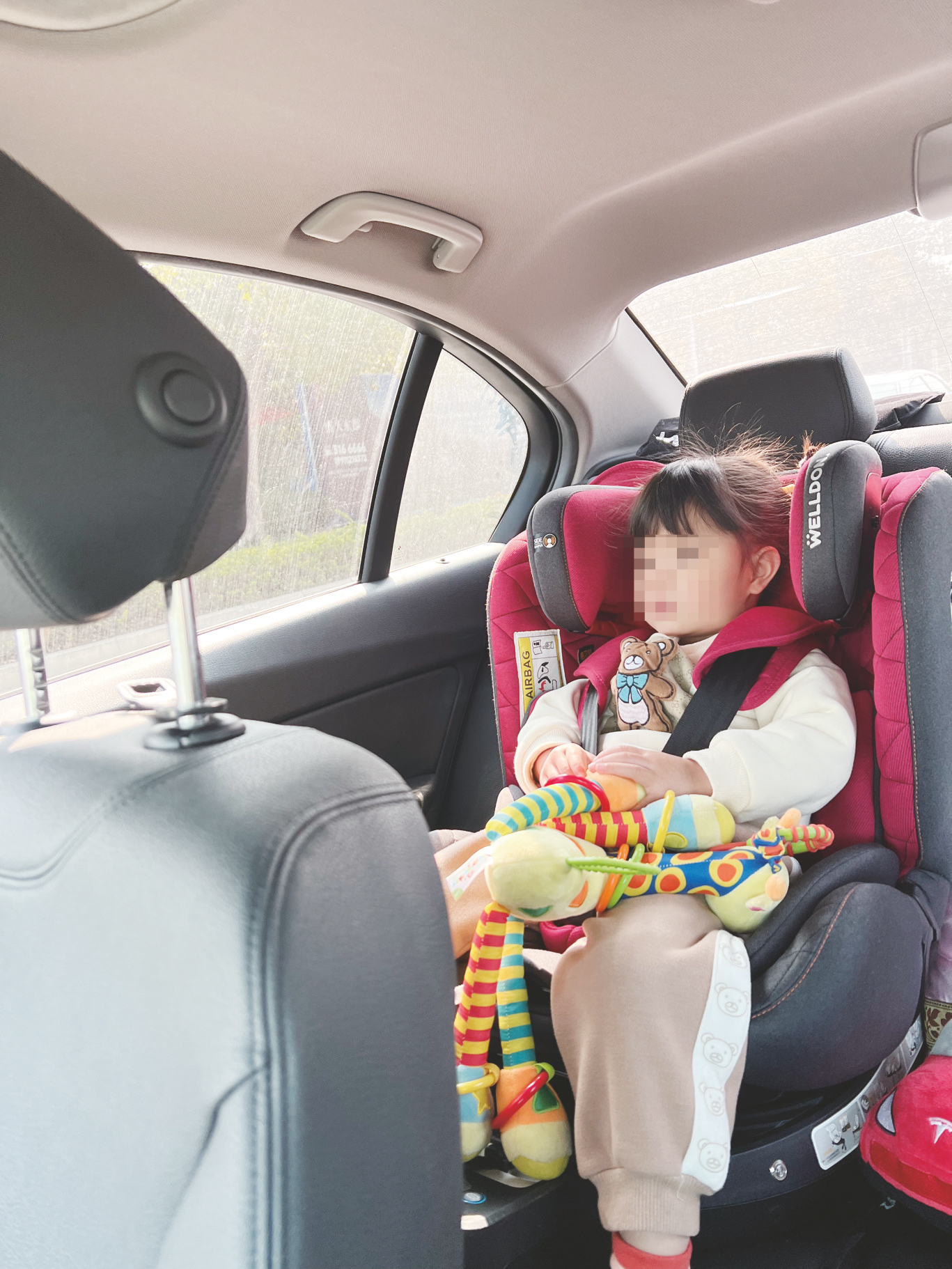 孩子乘车出行,请务必坐上安全座椅临近"六一",关于儿童安全座椅的讨论