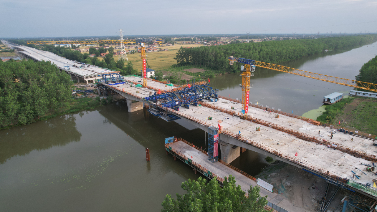 黄沙港特大桥连续梁顺利合龙|江苏省_新浪财经_新浪网