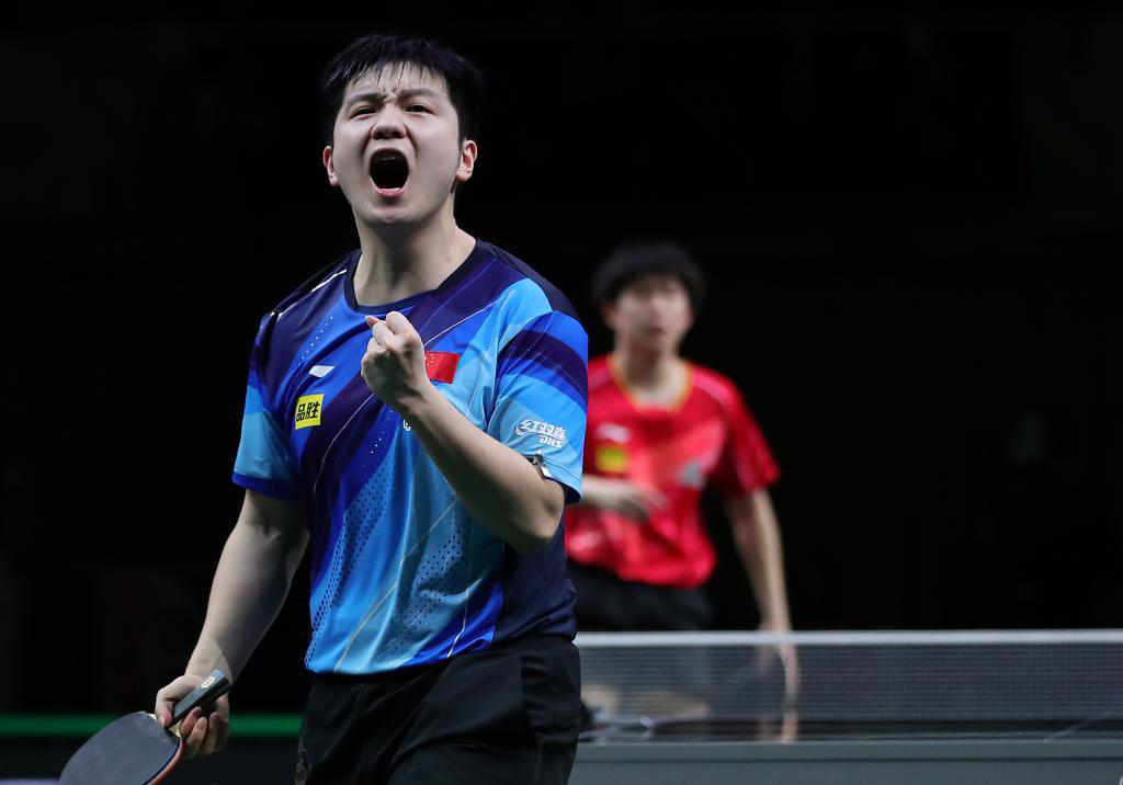 5月28日,樊振东在比赛中庆祝得分.新华社记者 王东震 摄