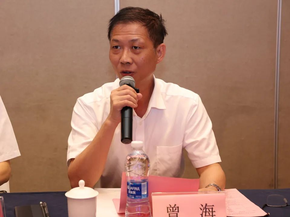 湛江市人民政府副秘书长曾海湛江市卫生健康局三级调研员彭启雄湛江市