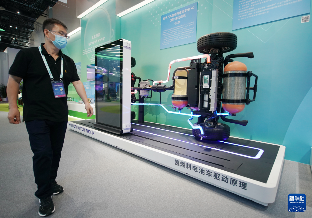 　　5月27日，中关村国家自主创新示范区展示中心的现代汽车氢燃料电池车NEXO（展示用切割车）。新华社记者 张晨霖 摄