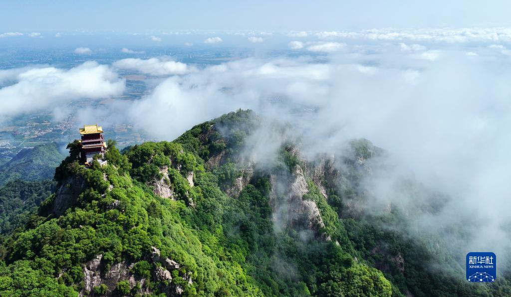 5月30日,秦岭终南山南五台景区(无人机拍摄).