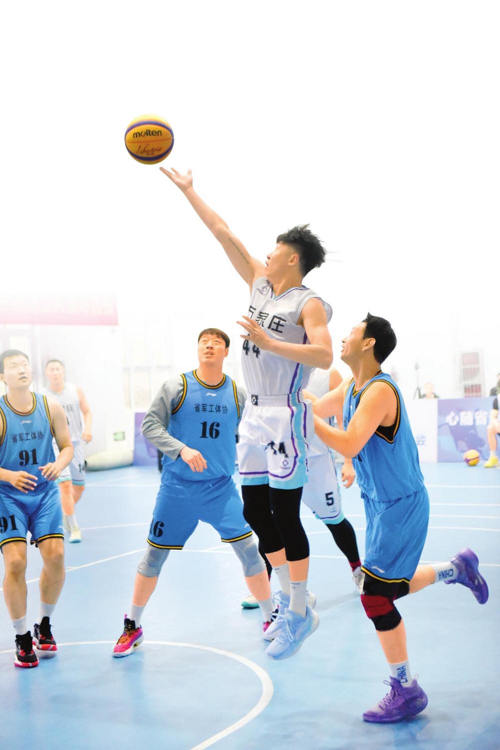 群众组三人篮球比赛收官|篮球_新浪财经_新浪网