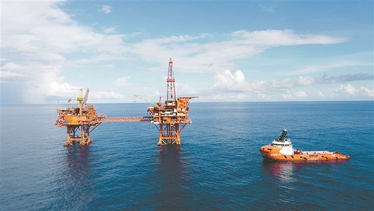 南海东部油田作业场景.(图源:中国海油深圳分公司)