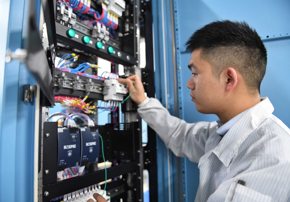 师徒接续基础科研半世纪 为反应堆安全保驾护航|科研_新浪财经_新浪网