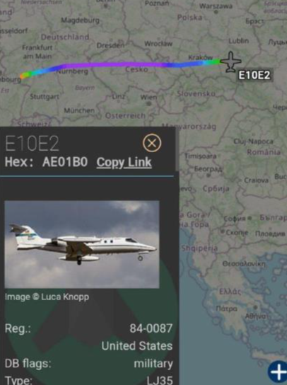 ↑一架呼号E10E2的C-21A飞机从德国拉姆施泰因空军基地紧急飞往波兰热舒夫