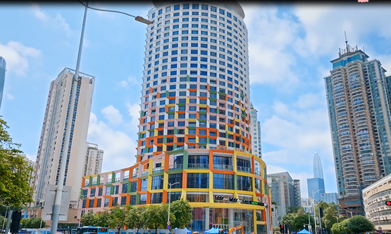 图为深圳市妇儿大厦外观(图片来自视频截图).