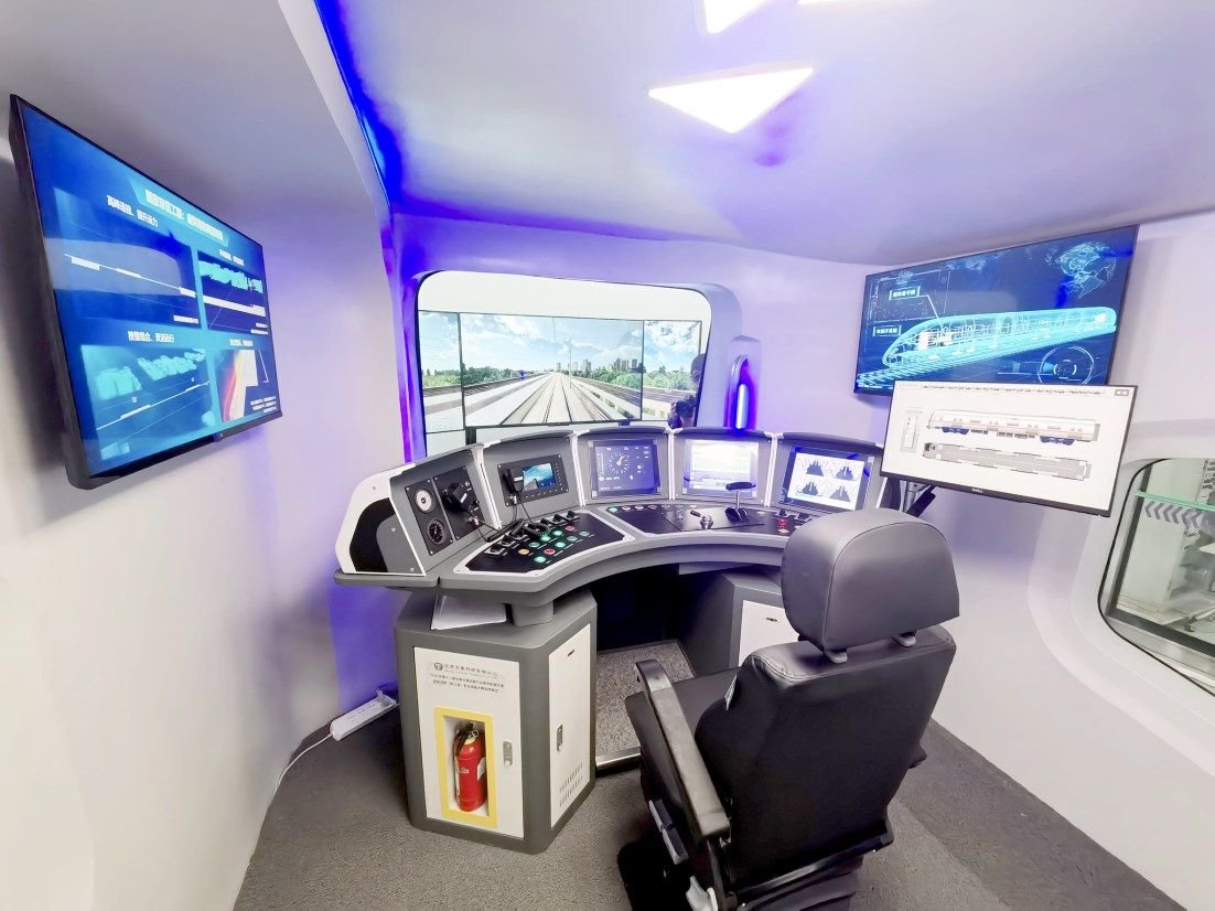 地铁模拟驾驶舱内部场景.记者 党维婷/摄