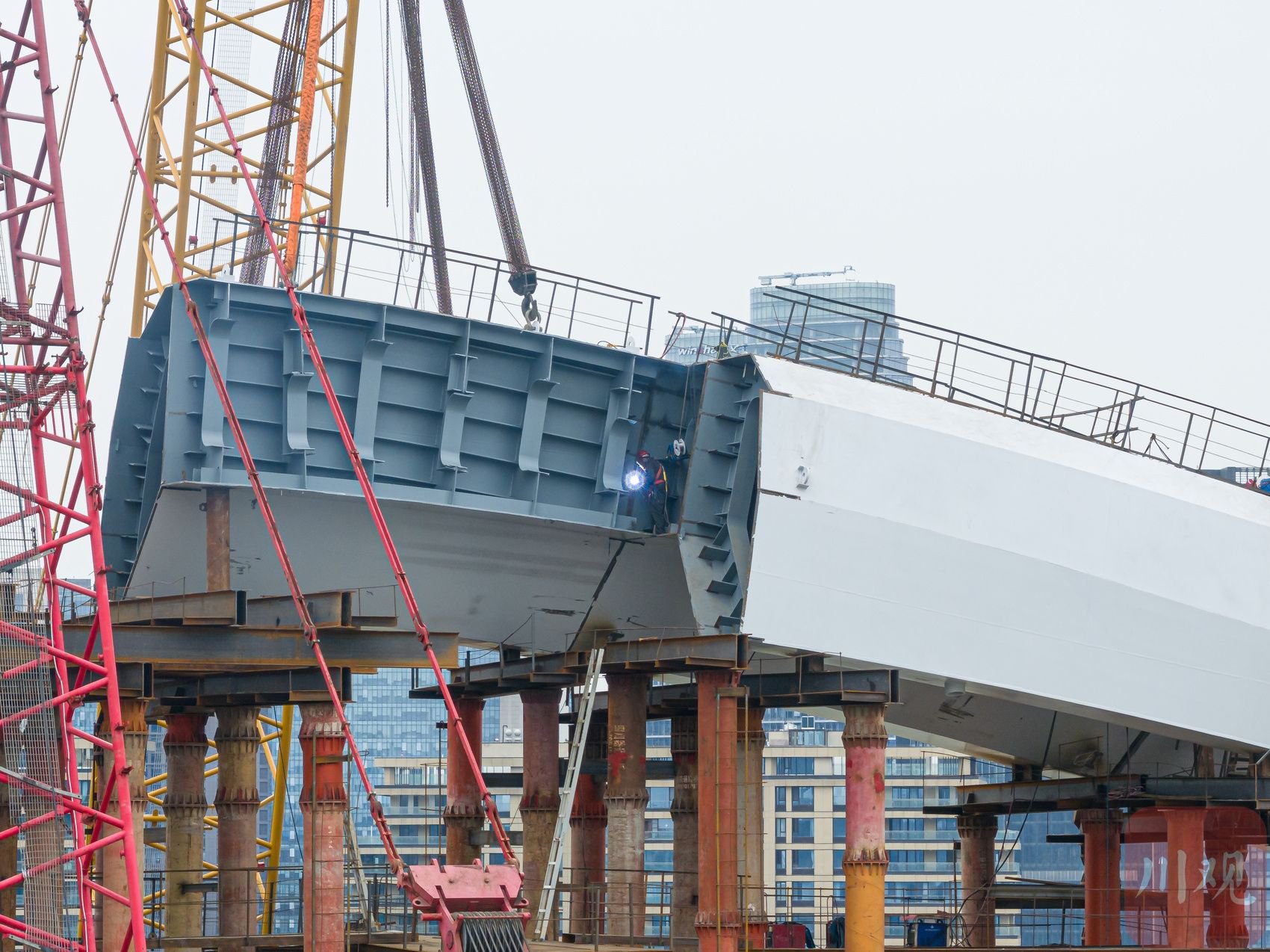 川观拍客数月镜头记录 成都锦尚大桥钢箱拱顺利合龙|大桥_新浪财经