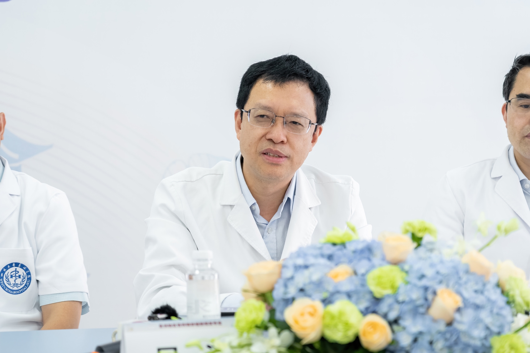 吴泓接受采访.华西医院供图