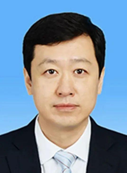 据烟台日报报道,6月1日上午,省委常委,市委书记江成到山东工商学院