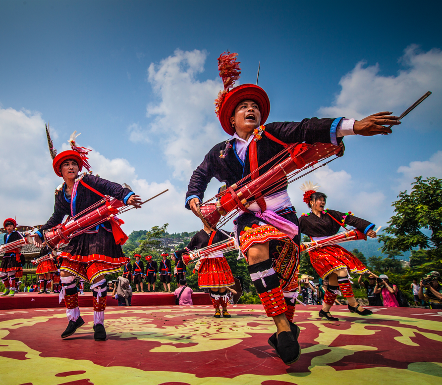 连南瑶族盘王节上的长鼓舞(摄影:清远日报签约摄影师 赖文锋)