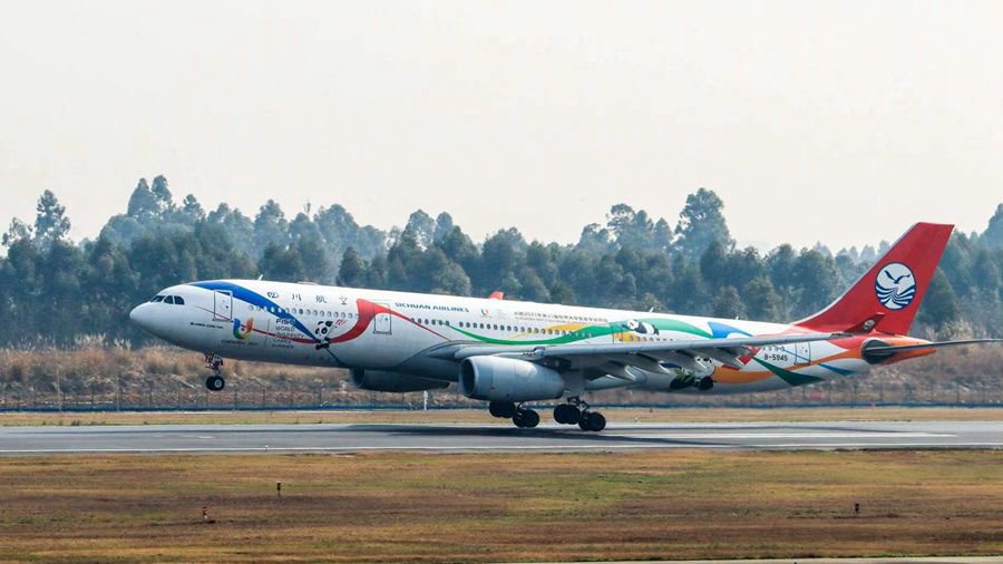 a330"大运号",第一架亮相的"大运号".川航供图