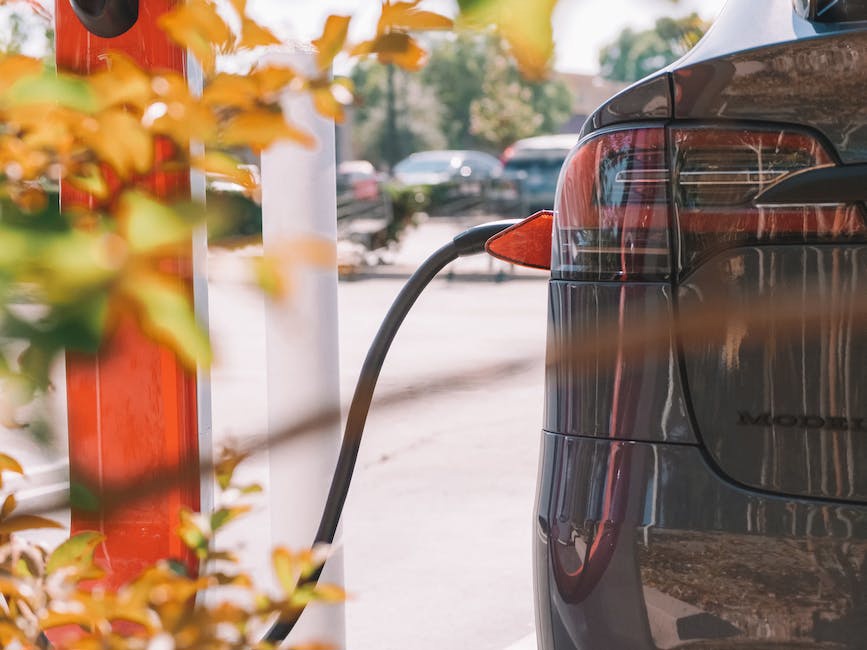 通用汽车宣布将接入 1.2 万个特斯拉超级充电桩，美国三大车企统一接口标准