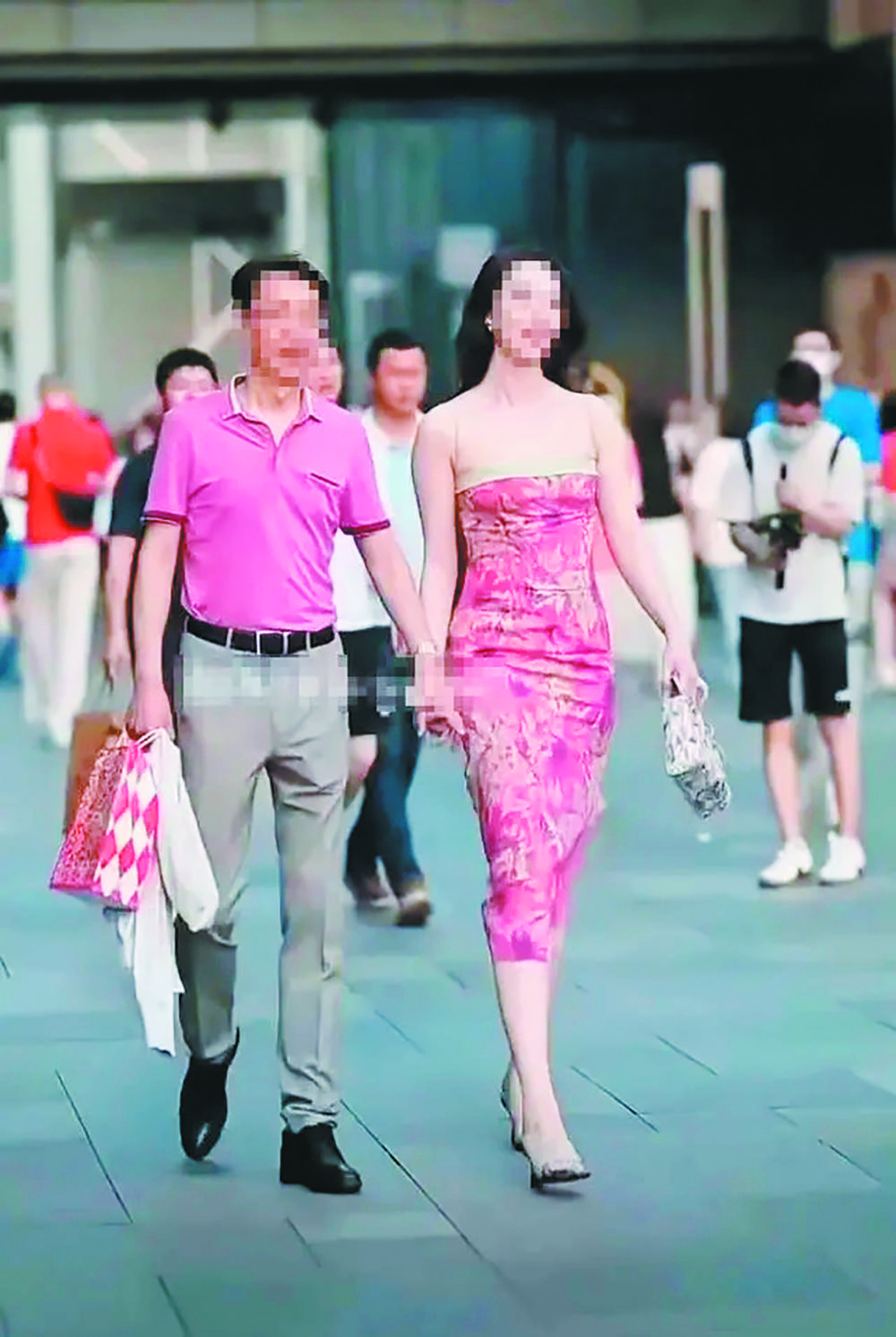 涉事男女已停职并接受调查|北京市_新浪财经_新浪网